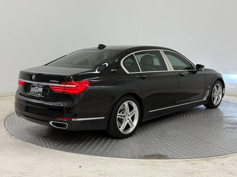 Used 2018 BMW 740e xDrive 740e xDrive iPerformance image 9