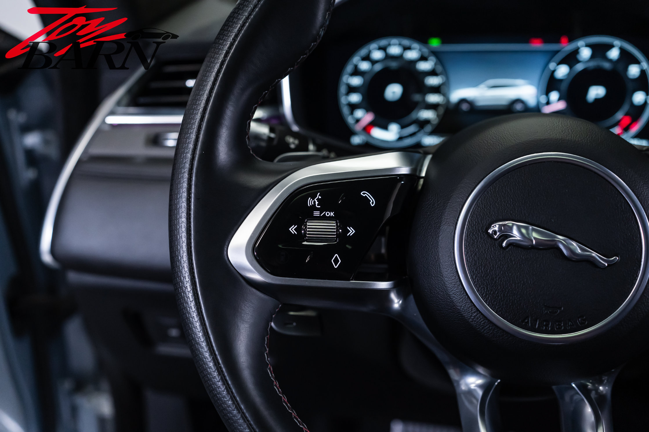 Used 2021 Jaguar F-PACE SVR AWD/4WD image 33