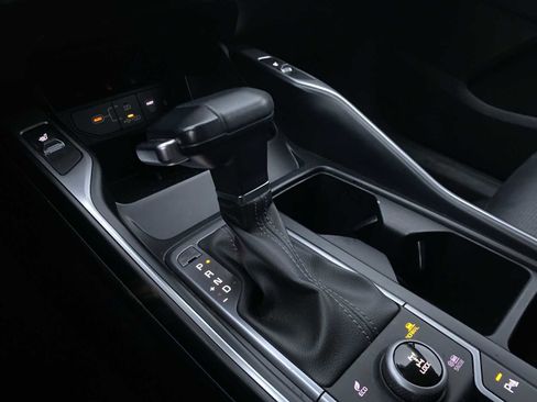 Used 2024 Kia Sorento S image 23