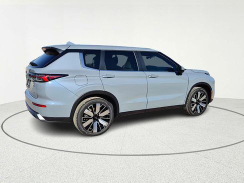 New 2026 Mitsubishi Outlander SE image 7