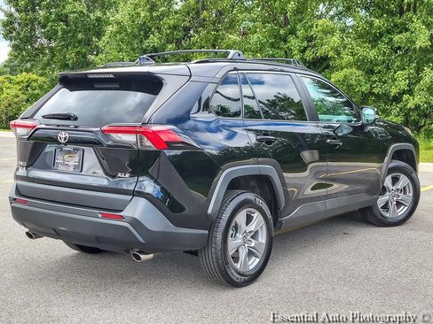 Used 2022 Toyota RAV4 XLE FWD image 7