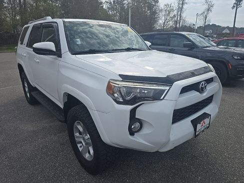 Used 2016 Toyota 4Runner SR5 image 3