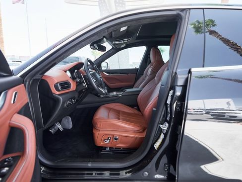 Used 2022 Maserati Levante Modena image 18