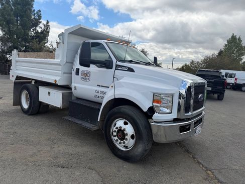 Used 2022 Ford F750 2WD Regular Cab Super Duty image 7
