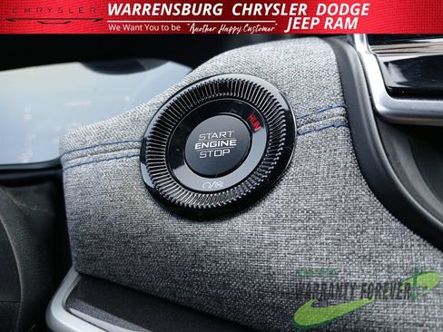 Used 2025 Jeep Compass Latitude w/ Convenience Group AWD/4WD image 29