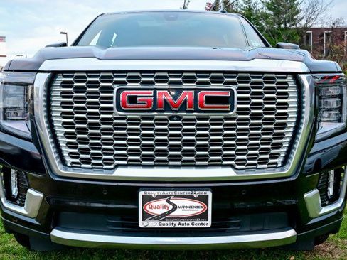 Used 2021 GMC Yukon XL Denali w/ Denali Premium Package image 10
