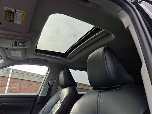 Used 2022 Toyota Highlander XLE image 15