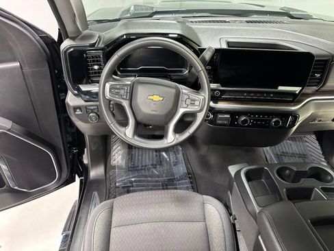 Used 2025 Chevrolet Silverado 2500 LT w/ Convenience Package AWD/4WD image 16