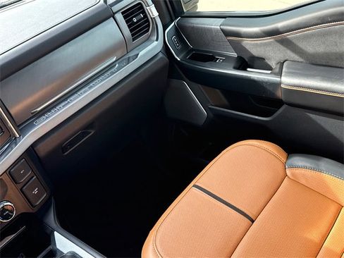 Used 2024 Ford F350 Platinum w/ FX4 Off-Road Package image 17