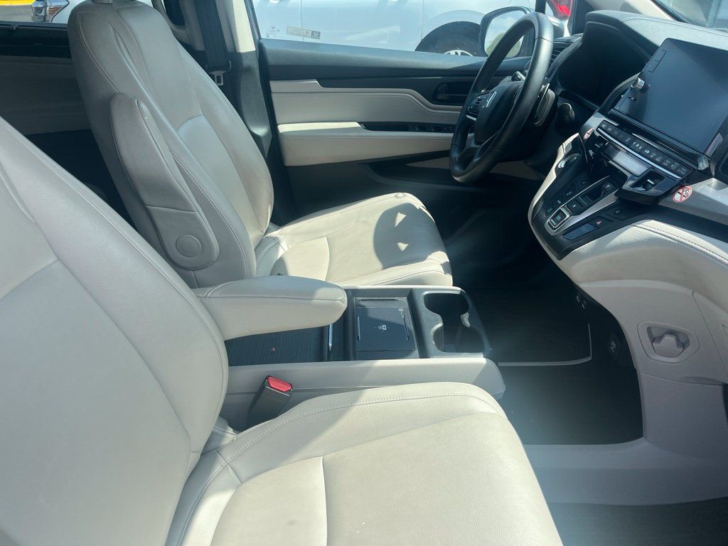 Used 2025 Honda Odyssey EX-L image 4