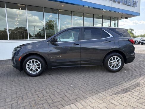Used 2023 Chevrolet Equinox LT AWD/4WD image 2