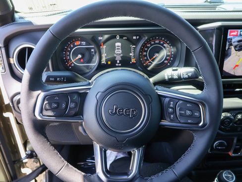 New 2026 Jeep Wrangler Unlimited Sahara AWD/4WD image 28