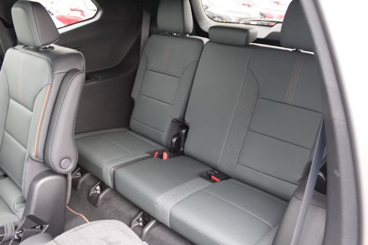New 2026 GMC Acadia AT4 w/ Luxury Package AWD/4WD image 11