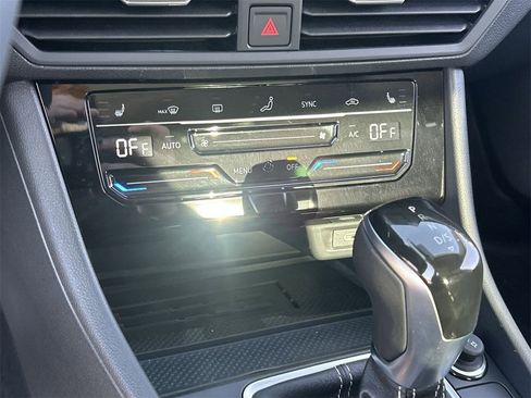 New 2026 Volkswagen Jetta SE image 24