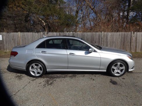 Used 2014 Mercedes-Benz E 350 Sedan image 3