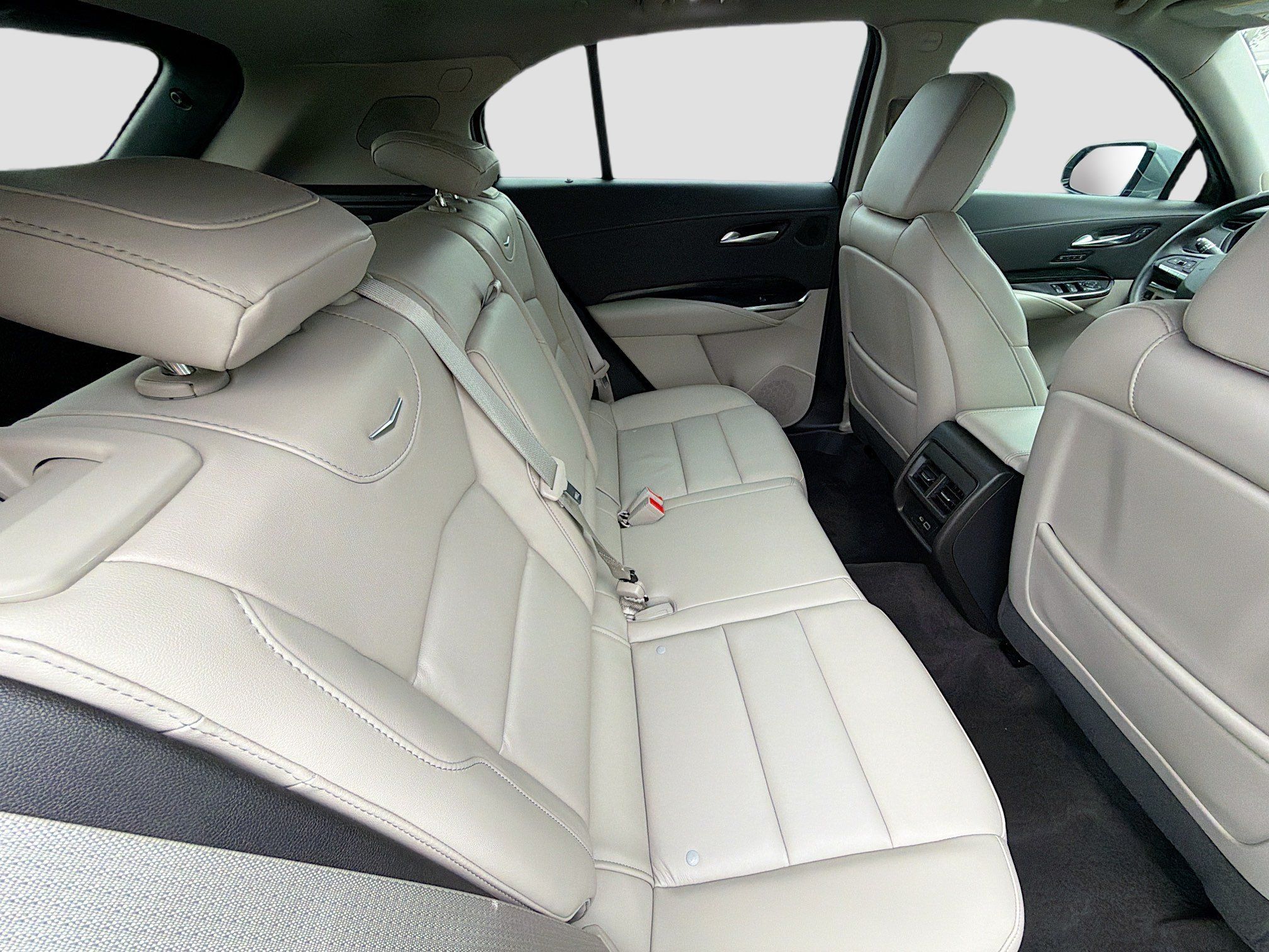 Used 2023 Cadillac XT4 Premium Luxury FWD image 27