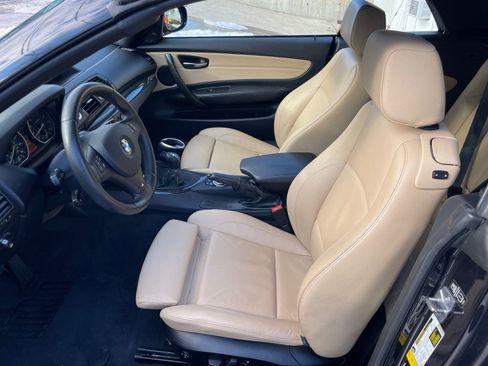 Used 2013 BMW 135i Convertible image 9