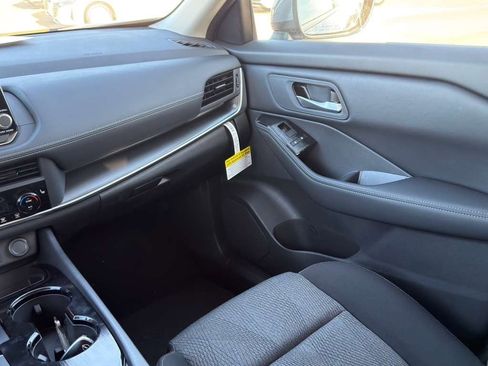 New 2026 Nissan Rogue SV image 10