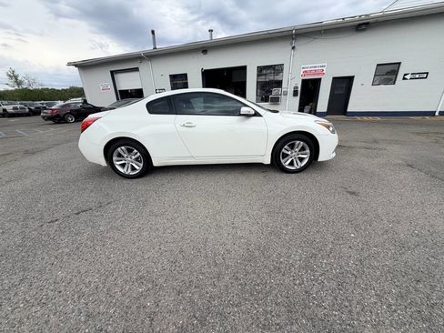 Used 2011 Nissan Altima 2.5 S w/ 2.5S Premium Pkg FWD image 32