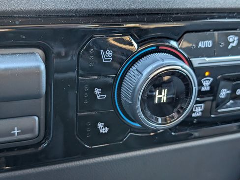 Used 2025 Chevrolet Silverado 1500 ZR2 w/ Technology Package image 14