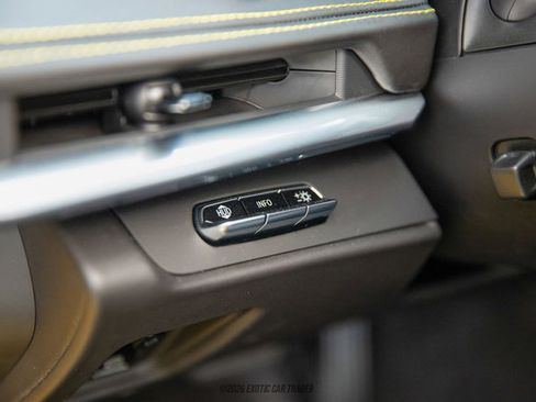 Used 2025 Chevrolet Corvette Stingray Premium Cpe w/ Z51 Performance Package image 68