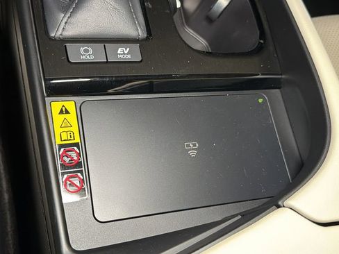 Certified 2025 Lexus ES 300h w/ Premium Package image 29