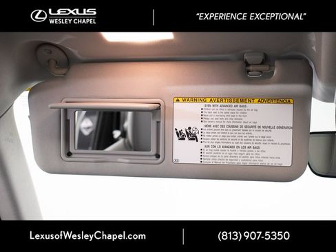 Used 2022 Toyota Highlander XLE AWD/4WD image 35