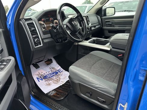 Used 2018 RAM 1500 SLT AWD/4WD image 12