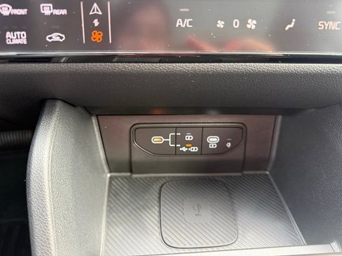 New 2026 Kia Sportage SX AWD/4WD image 41