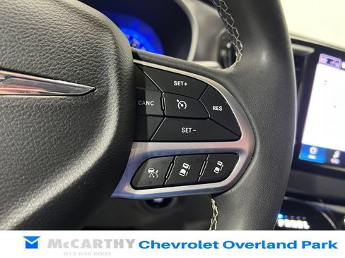 Used 2024 Chrysler Pacifica Touring-L FWD image 15