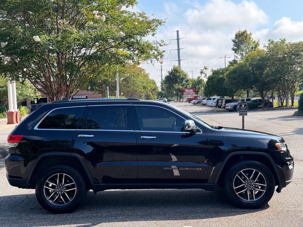Used 2019 Jeep Grand Cherokee Limited AWD/4WD image 6