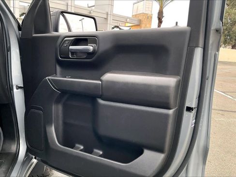 Used 2025 Chevrolet Silverado 1500 Custom image 24