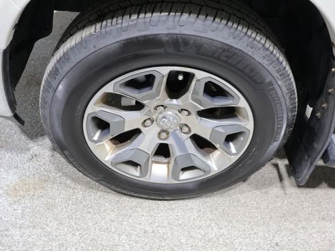 Used 2017 RAM 1500 Limited AWD/4WD image 12