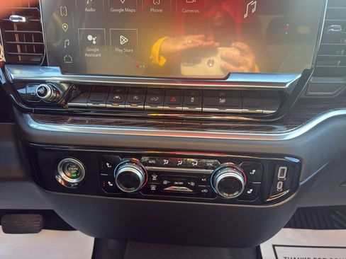 Used 2024 GMC Sierra 1500 Elevation image 15