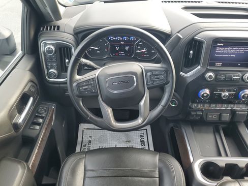 Used 2023 GMC Sierra 3500 Denali w/ Technology Package image 17