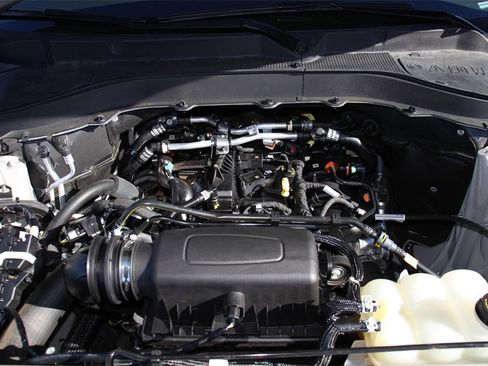 Certified 2022 Ford Explorer XLT w/ Equipment Group 202A image 30