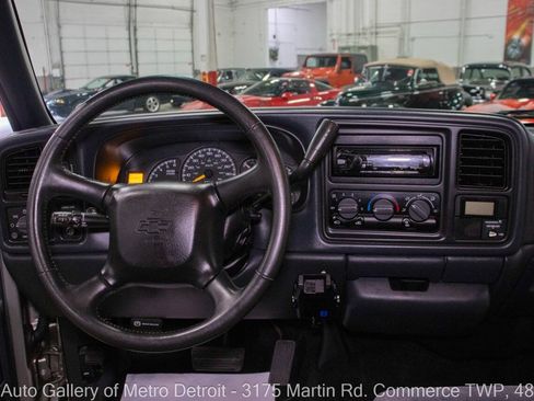 Used 2000 Chevrolet Silverado 1500 LS w/ Off-Road Chassis Pkg AWD/4WD image 16