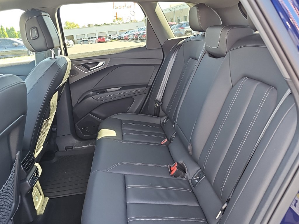 Used 2023 Audi Q4 e-tron Prestige AWD/4WD image 5