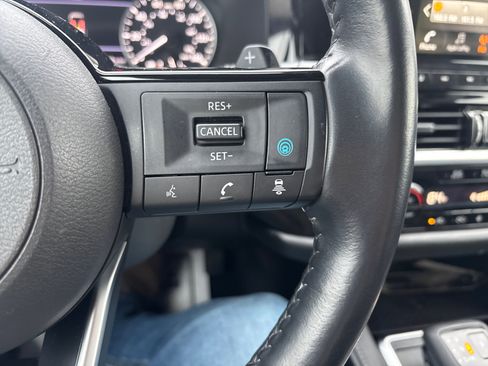 Used 2022 Nissan Pathfinder SL w/ SL Premium Package image 24