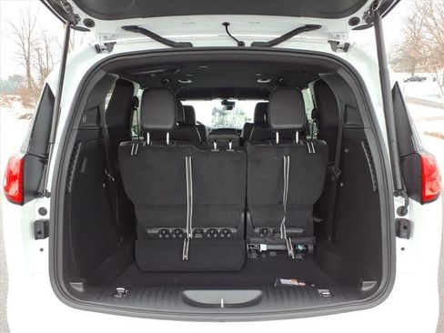 New 2026 Chrysler Voyager LX image 5