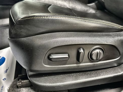 Used 2020 GMC Terrain SLT image 13