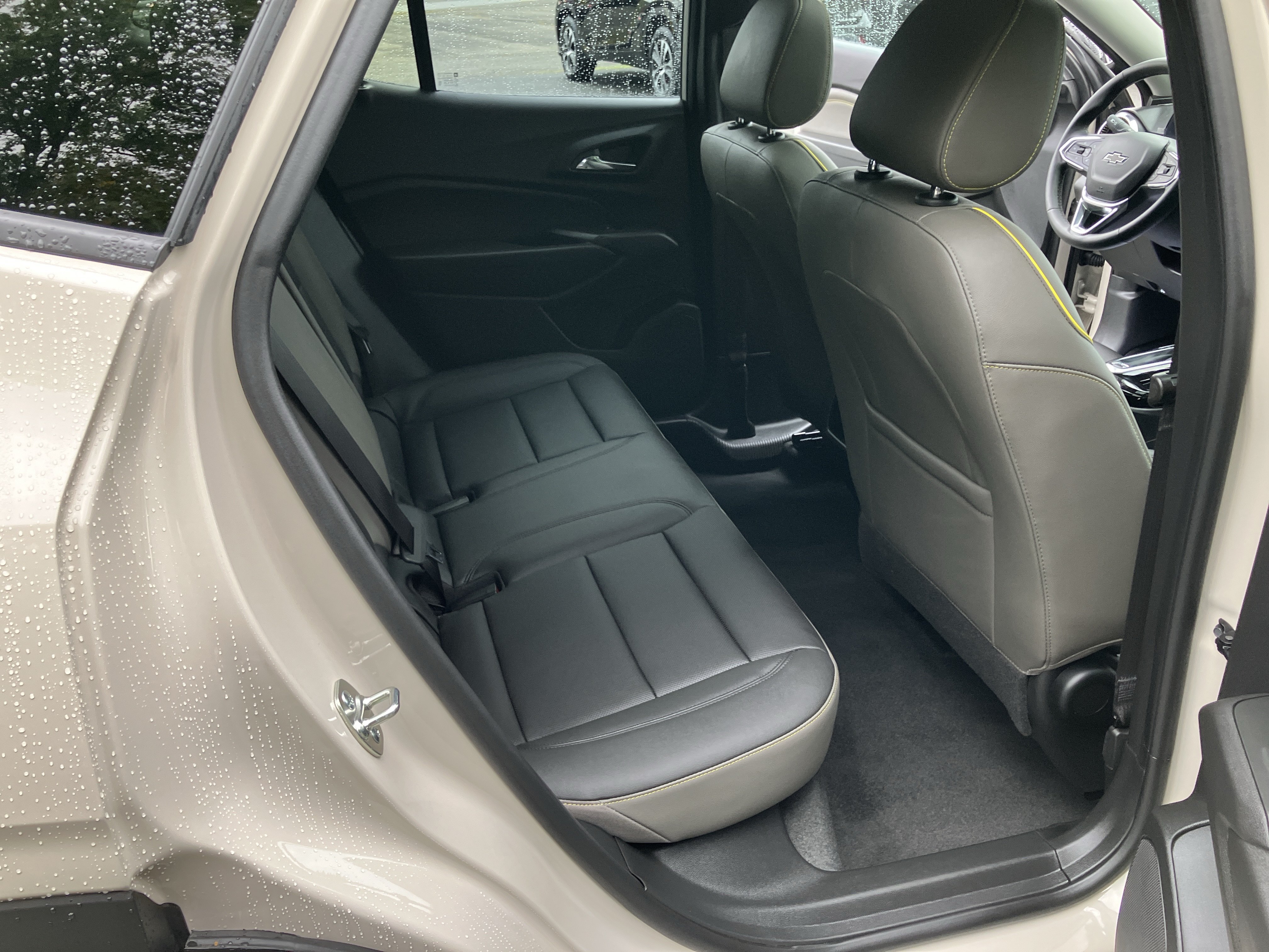 Used 2026 Chevrolet Trax ACTIV w/ Sunroof Package FWD image 34