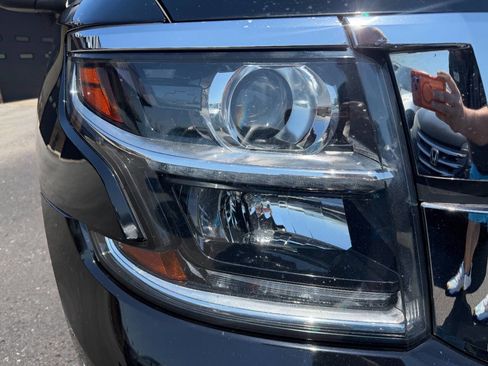 Used 2019 Chevrolet Suburban 3500 LT AWD/4WD image 4