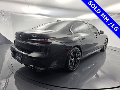 Used 2024 BMW 760i xDrive w/ Executive Package image 4