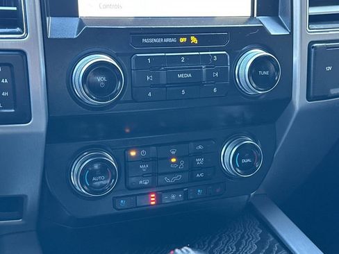 Used 2020 Ford F150 Platinum image 21