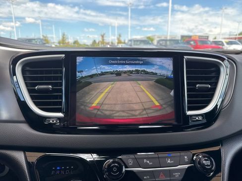 New 2026 Chrysler Voyager LX image 18