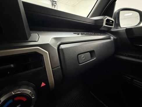 Used 2025 Toyota Tacoma SR5 AWD/4WD image 23