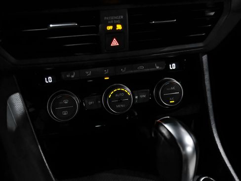 Used 2020 Volkswagen Jetta R-Line w/ R-Line Cold Weather Package FWD image 28