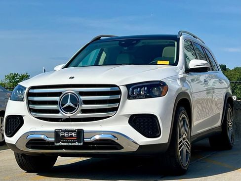 Certified 2026 Mercedes-Benz GLS 450 4MATIC image 4