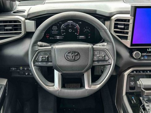 Used 2025 Toyota Tundra Limited AWD/4WD image 27